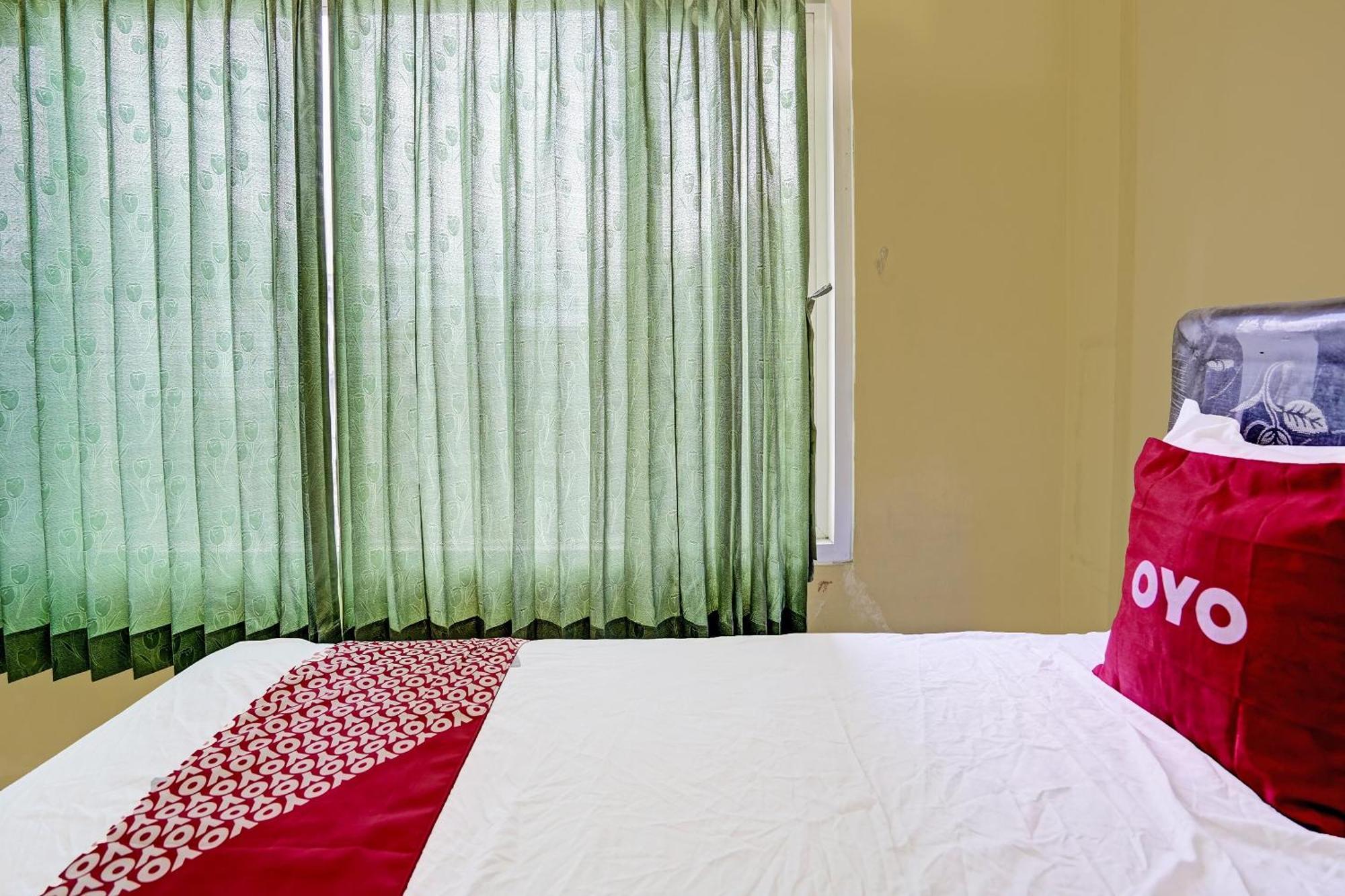 Oyo 91572 Kost Esklusif Barokah Pasuruan Exterior foto