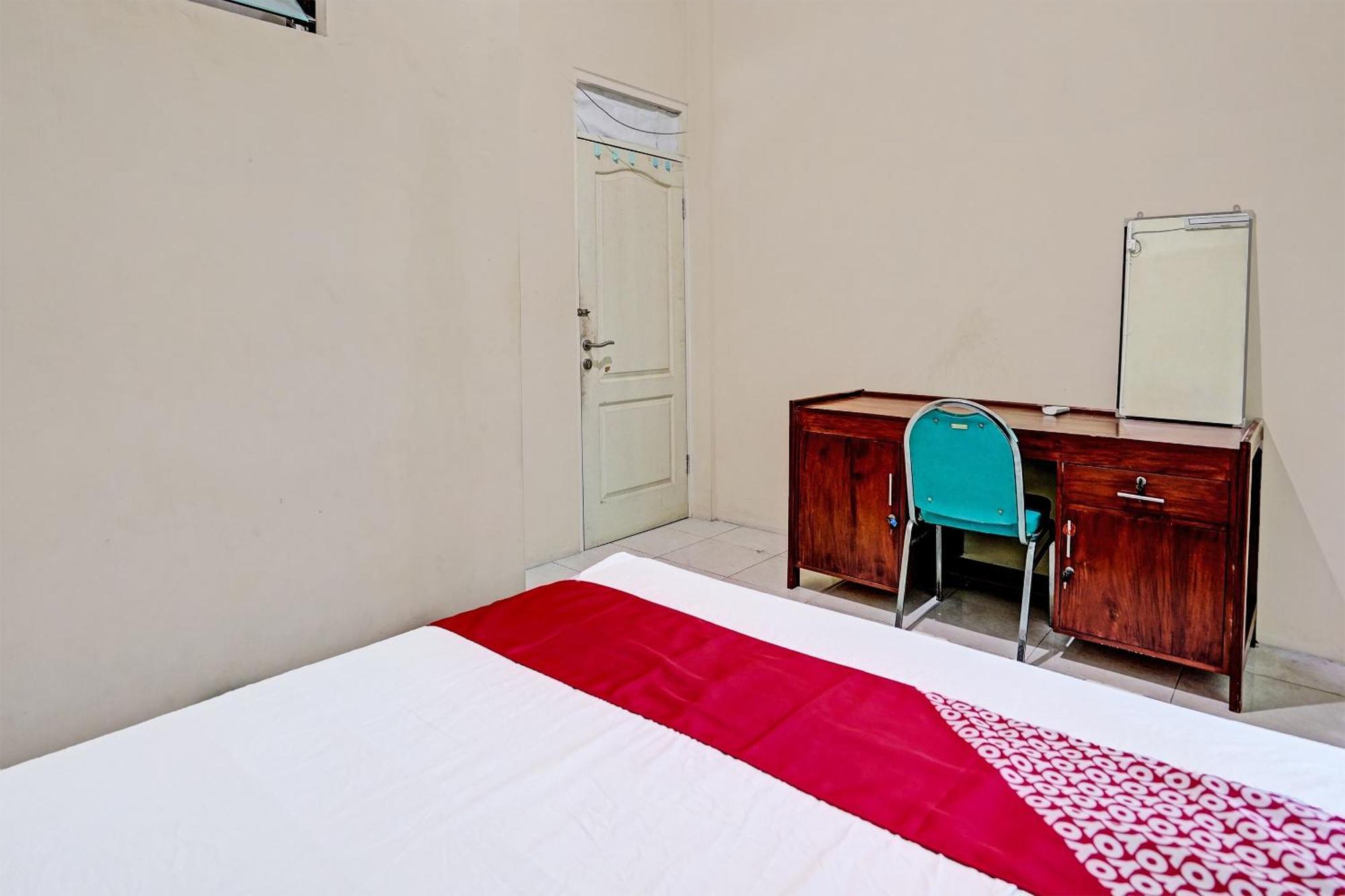 Oyo 91572 Kost Esklusif Barokah Pasuruan Exterior foto