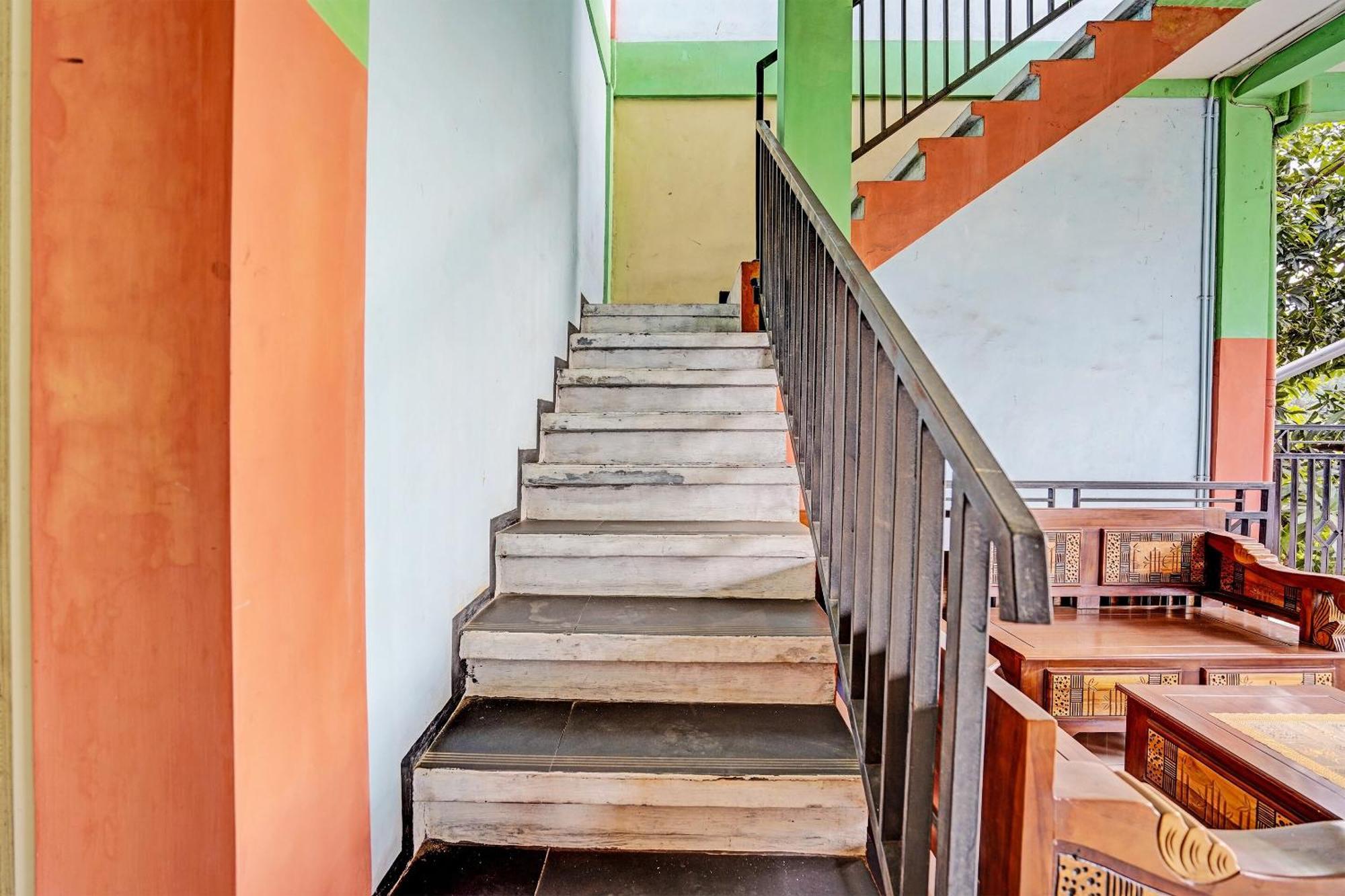 Oyo 91572 Kost Esklusif Barokah Pasuruan Exterior foto