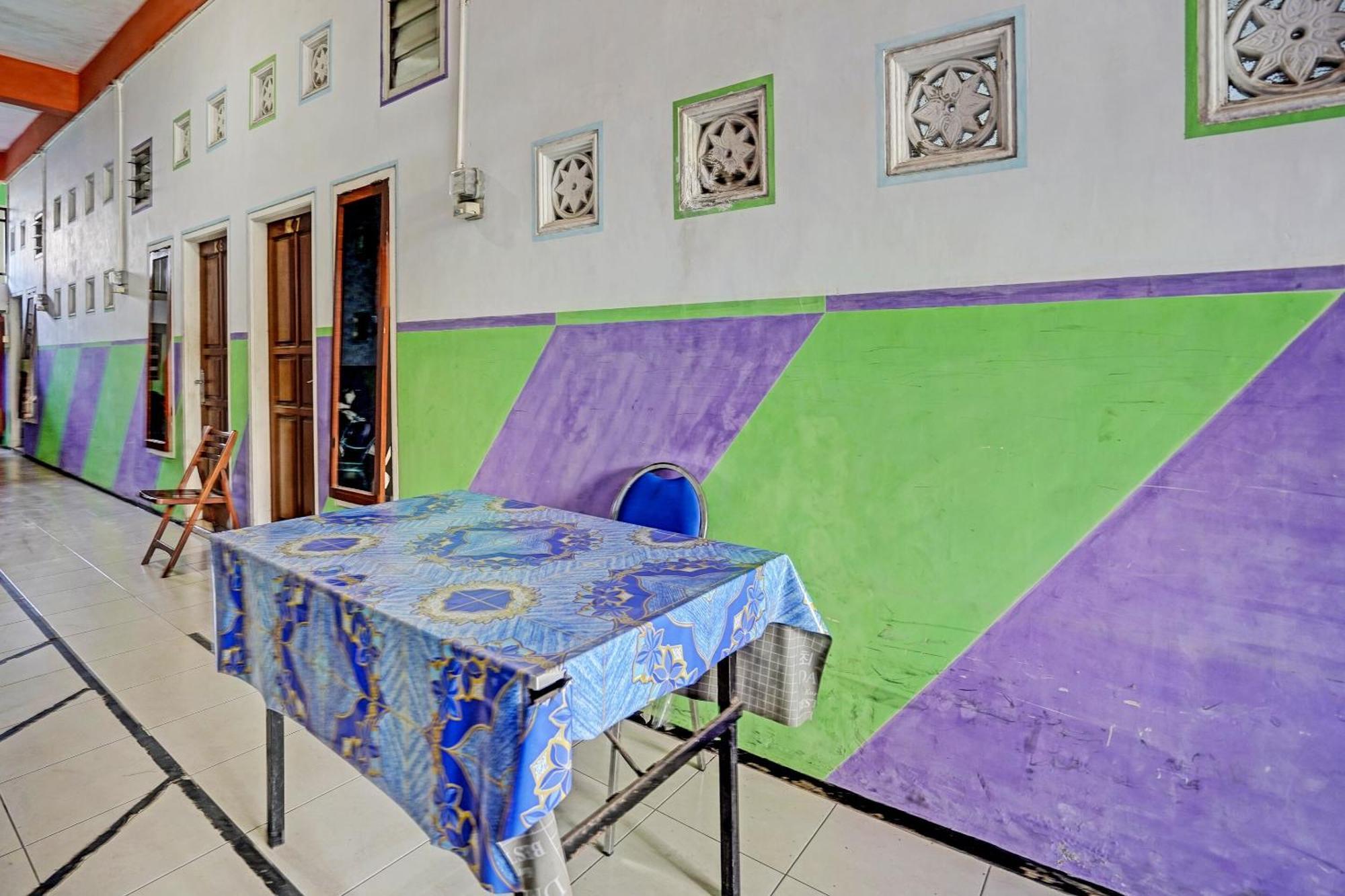 Oyo 91572 Kost Esklusif Barokah Pasuruan Exterior foto