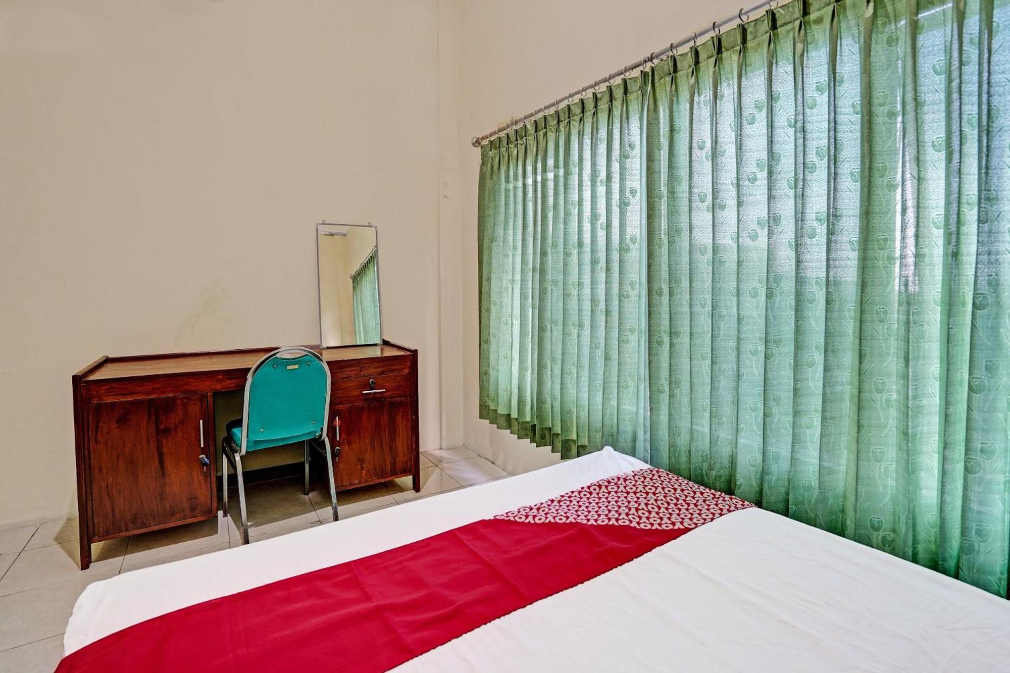 Oyo 91572 Kost Esklusif Barokah Pasuruan Exterior foto