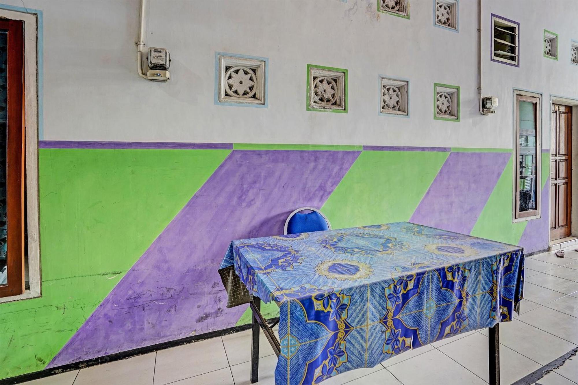 Oyo 91572 Kost Esklusif Barokah Pasuruan Exterior foto