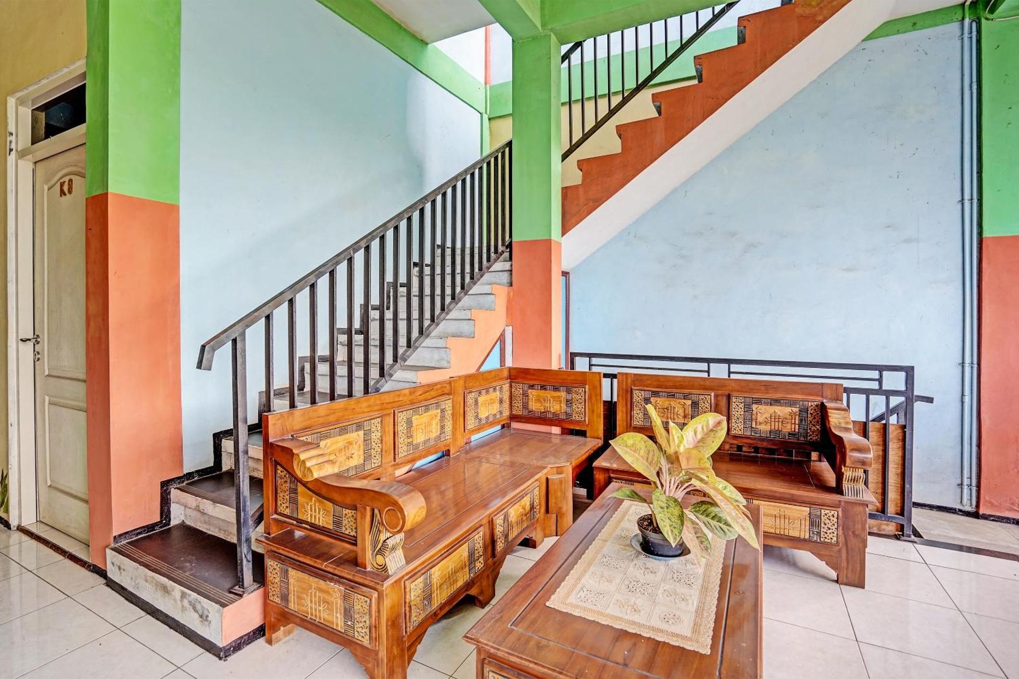 Oyo 91572 Kost Esklusif Barokah Pasuruan Exterior foto
