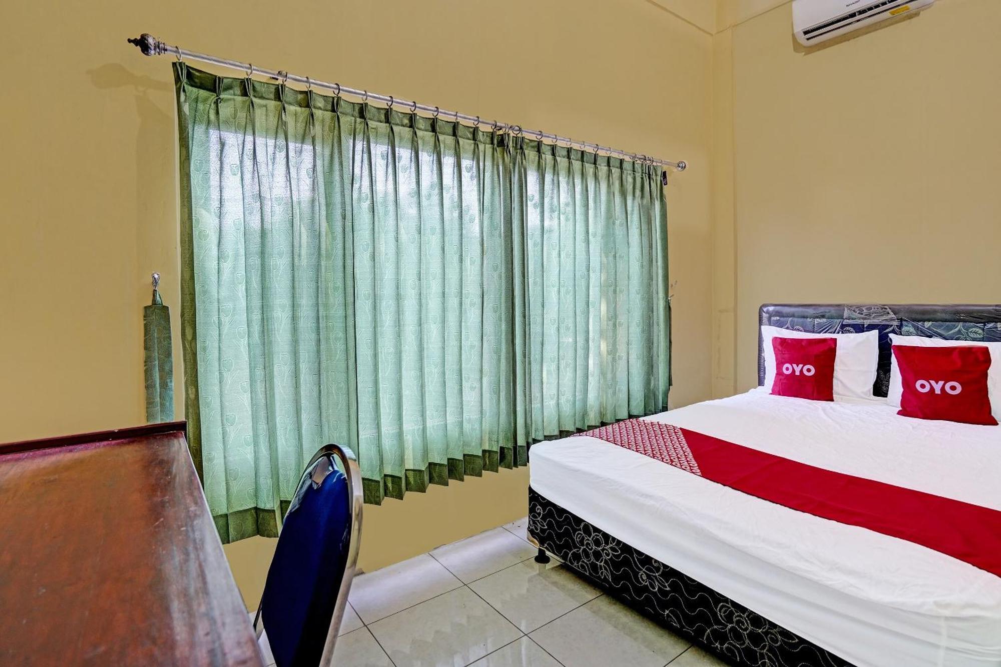Oyo 91572 Kost Esklusif Barokah Pasuruan Exterior foto