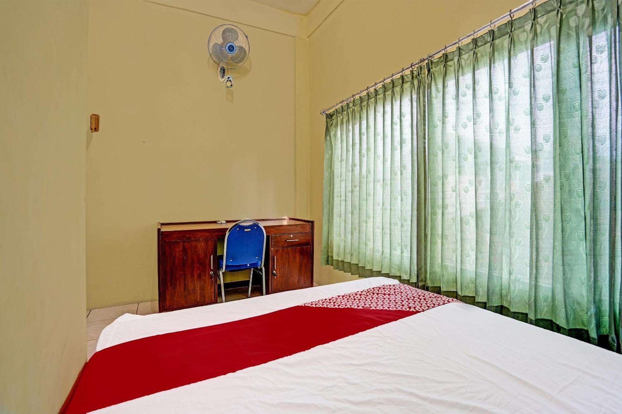 Oyo 91572 Kost Esklusif Barokah Pasuruan Exterior foto