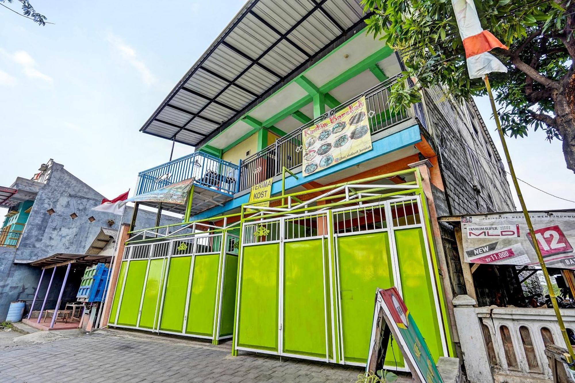 Oyo 91572 Kost Esklusif Barokah Pasuruan Exterior foto