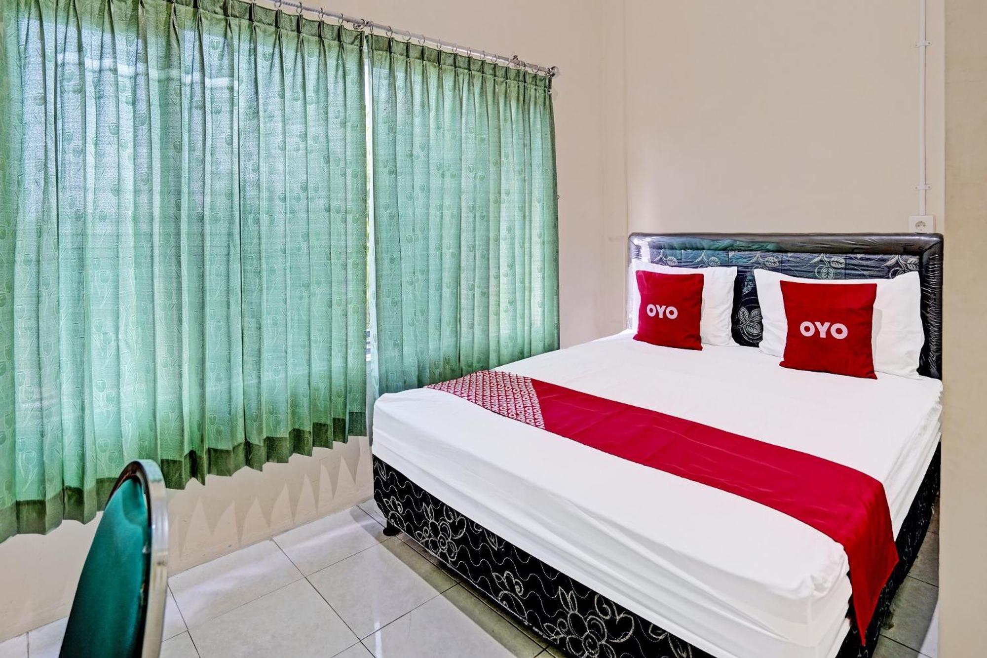 Oyo 91572 Kost Esklusif Barokah Pasuruan Exterior foto